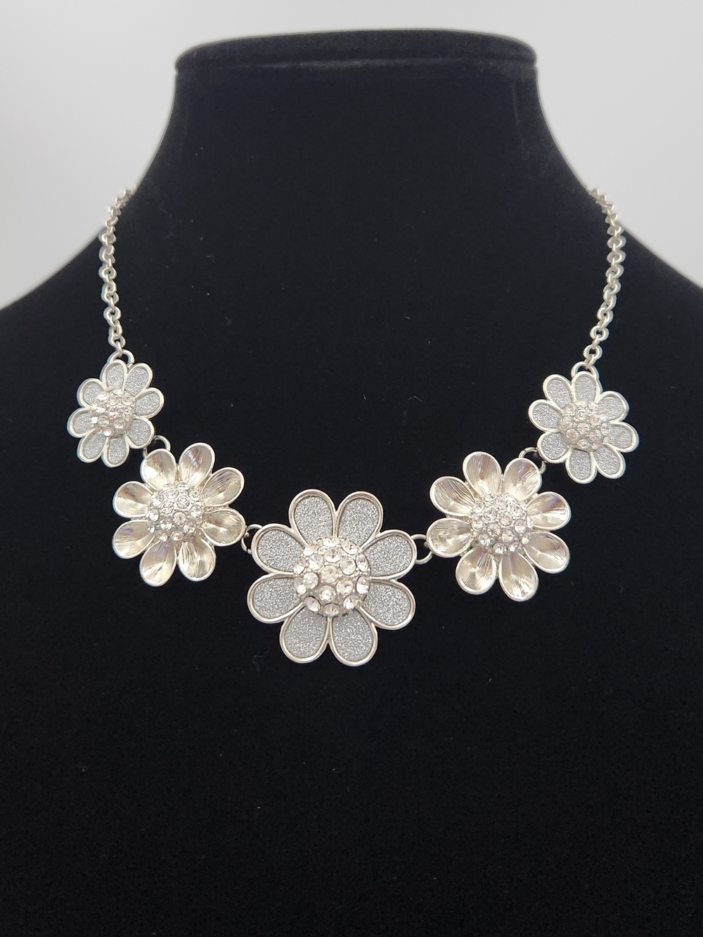 Silver Floral Statement Necklace - Sparkling Daisy Design